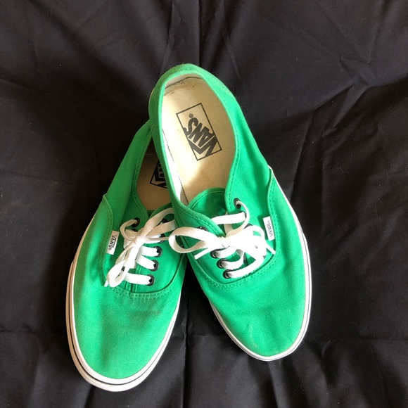 kelly green shoes